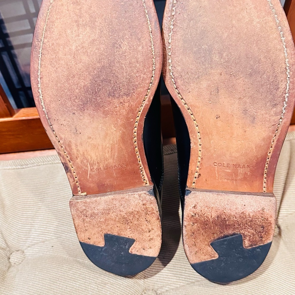 Classic Black Leather Men's Dress Shoes - Picture 5 of 15